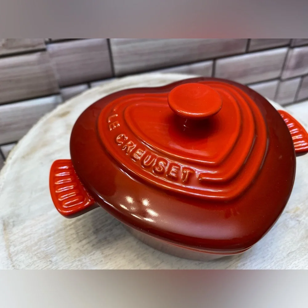 Le Creuset ❤️Cerise Red Petite Heart Casserole Mini Cocotte Ramekin NIB